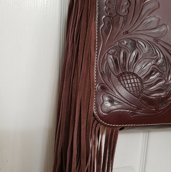 Ariat Victoria Tooled Leather Conceal Western Bag. - Picture 10 of 10